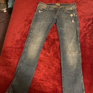 Stylish Wrangler ripped jeans